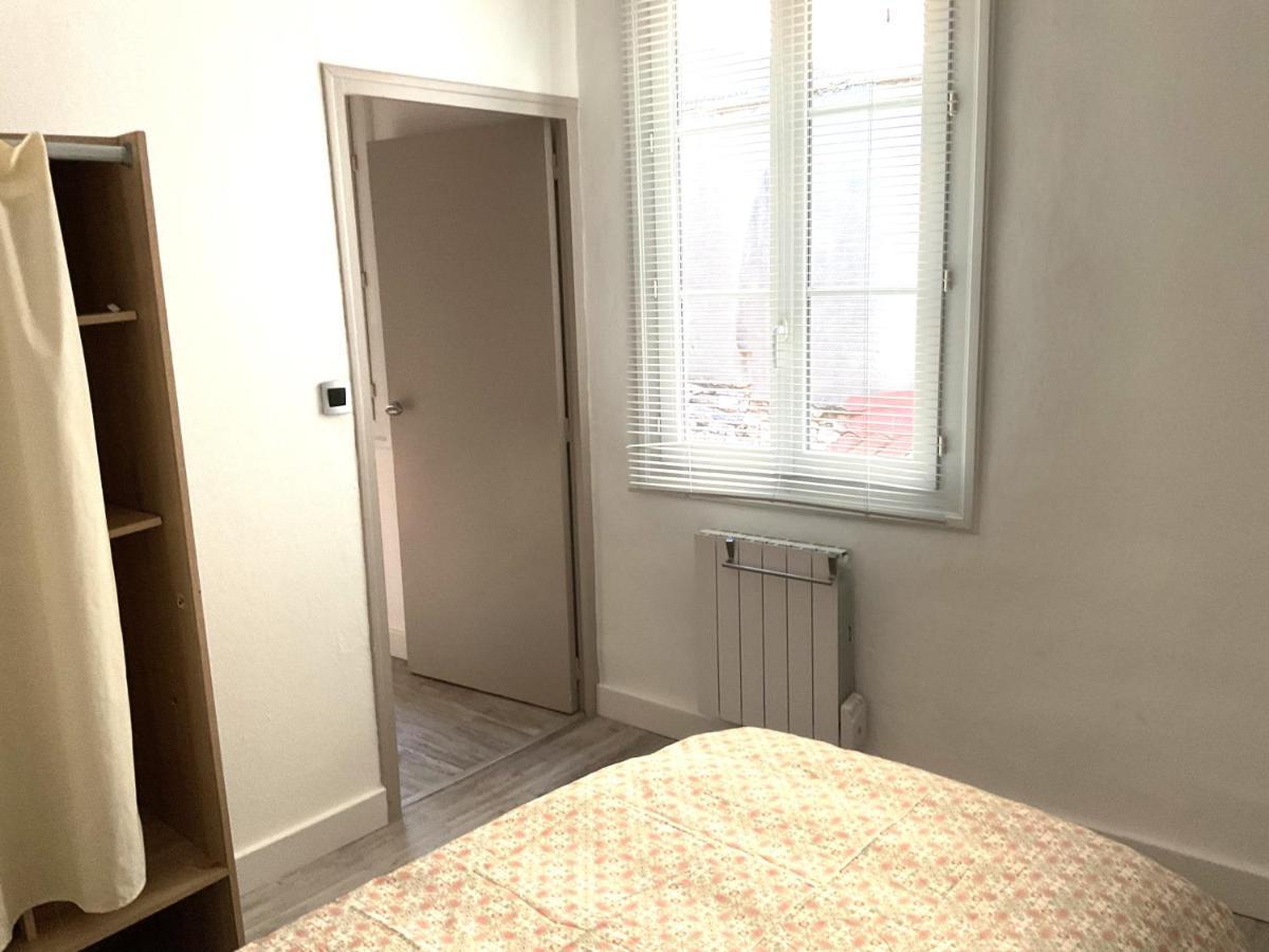 Place Aux Herbes Apartment Nimes Exterior photo