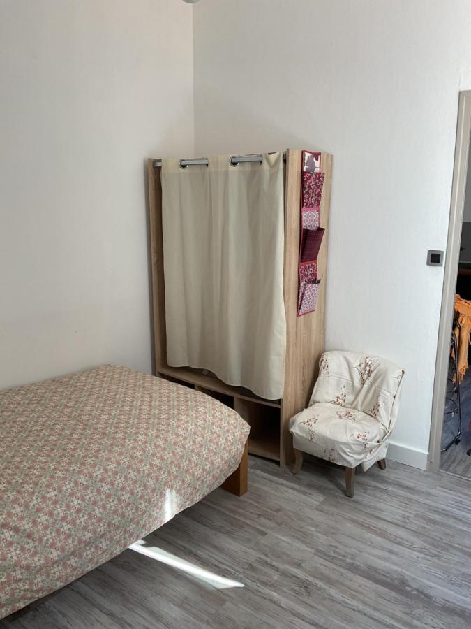 Place Aux Herbes Apartment Nimes Exterior photo