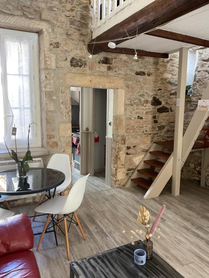 Place Aux Herbes Apartment Nimes Exterior photo